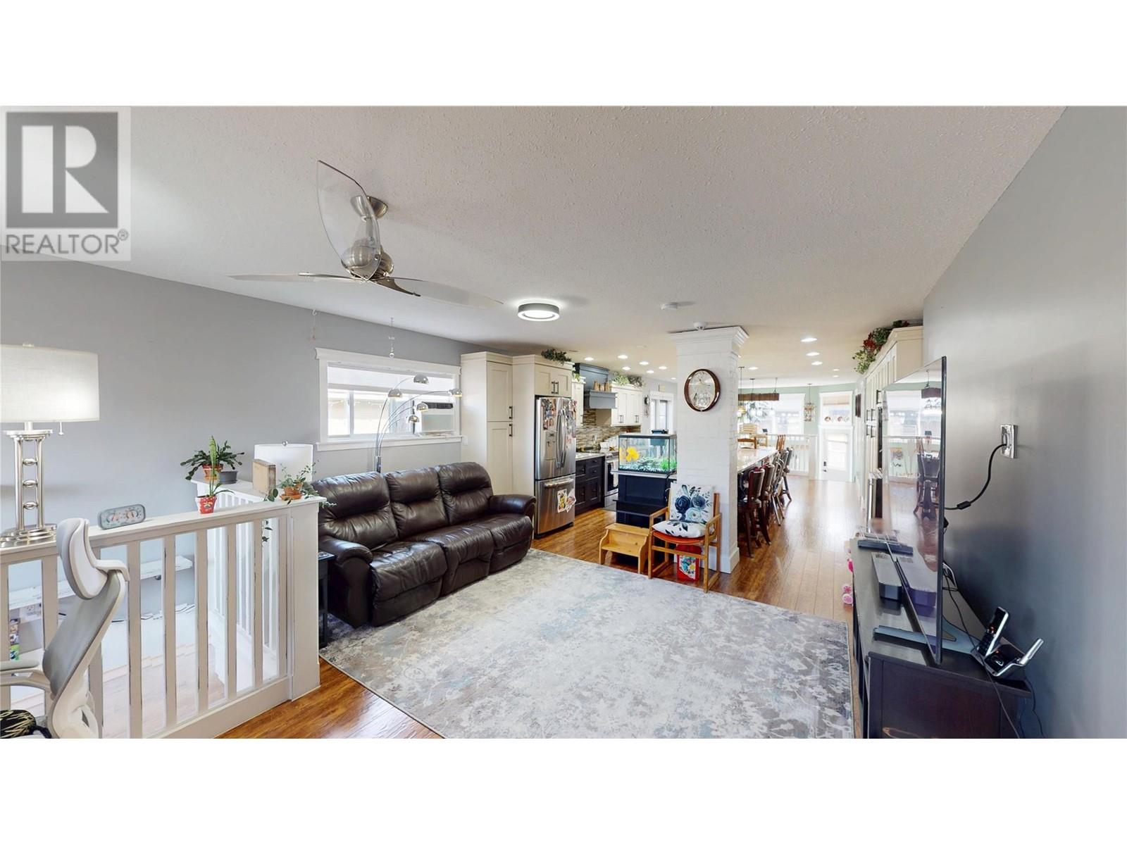 212 16th Avenue N Property Photo 6