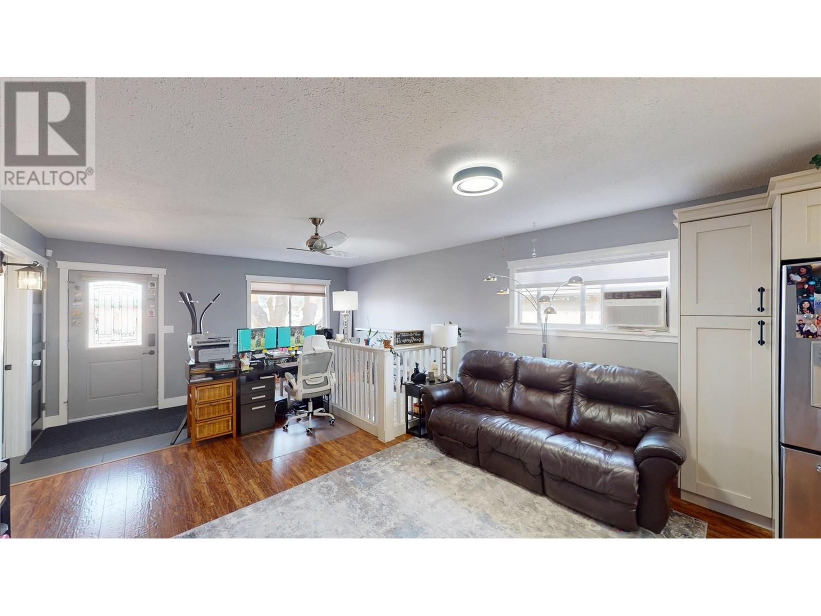 212 16th Avenue N Property Photo 7