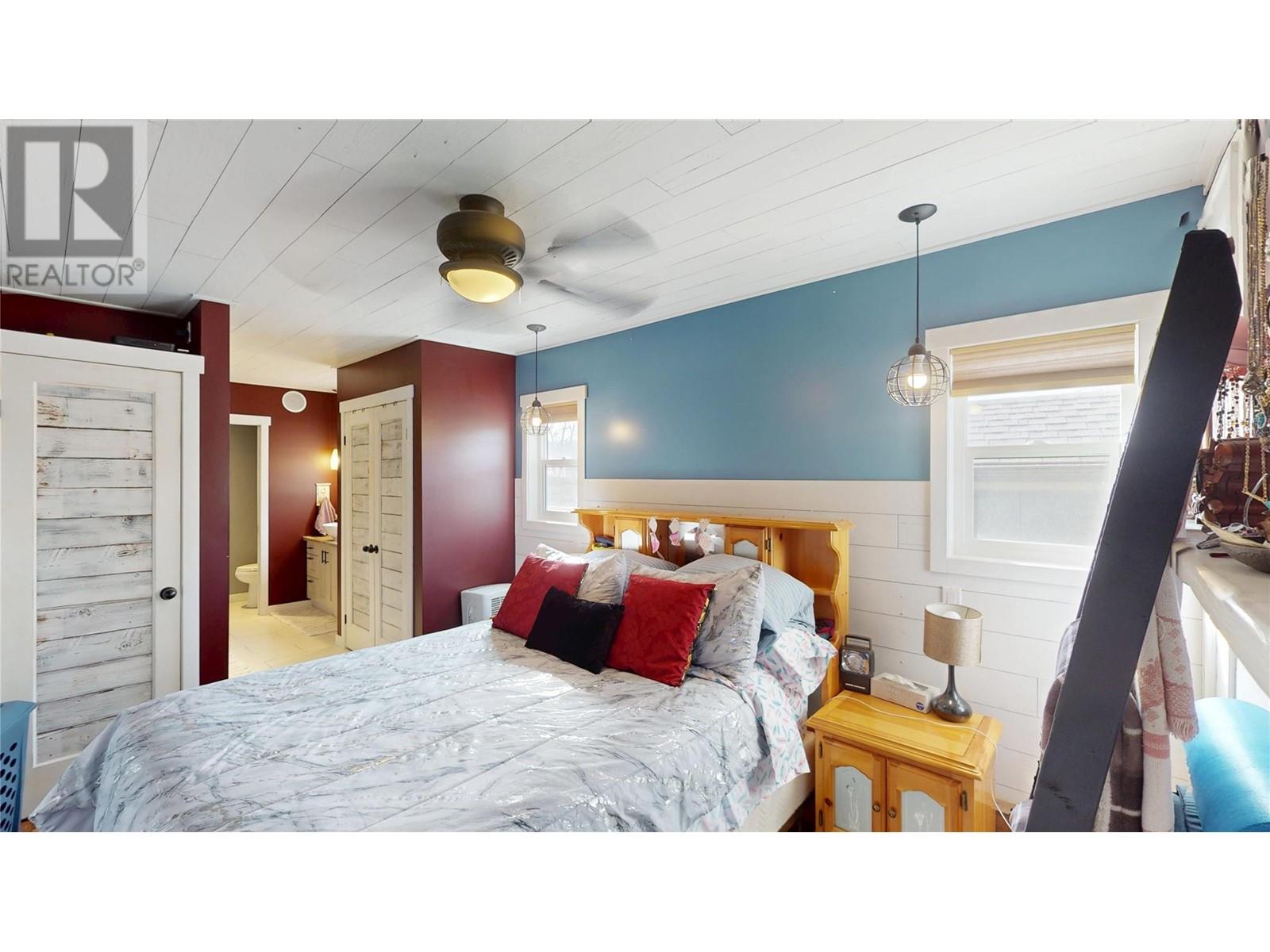 212 16th Avenue N Property Photo 15