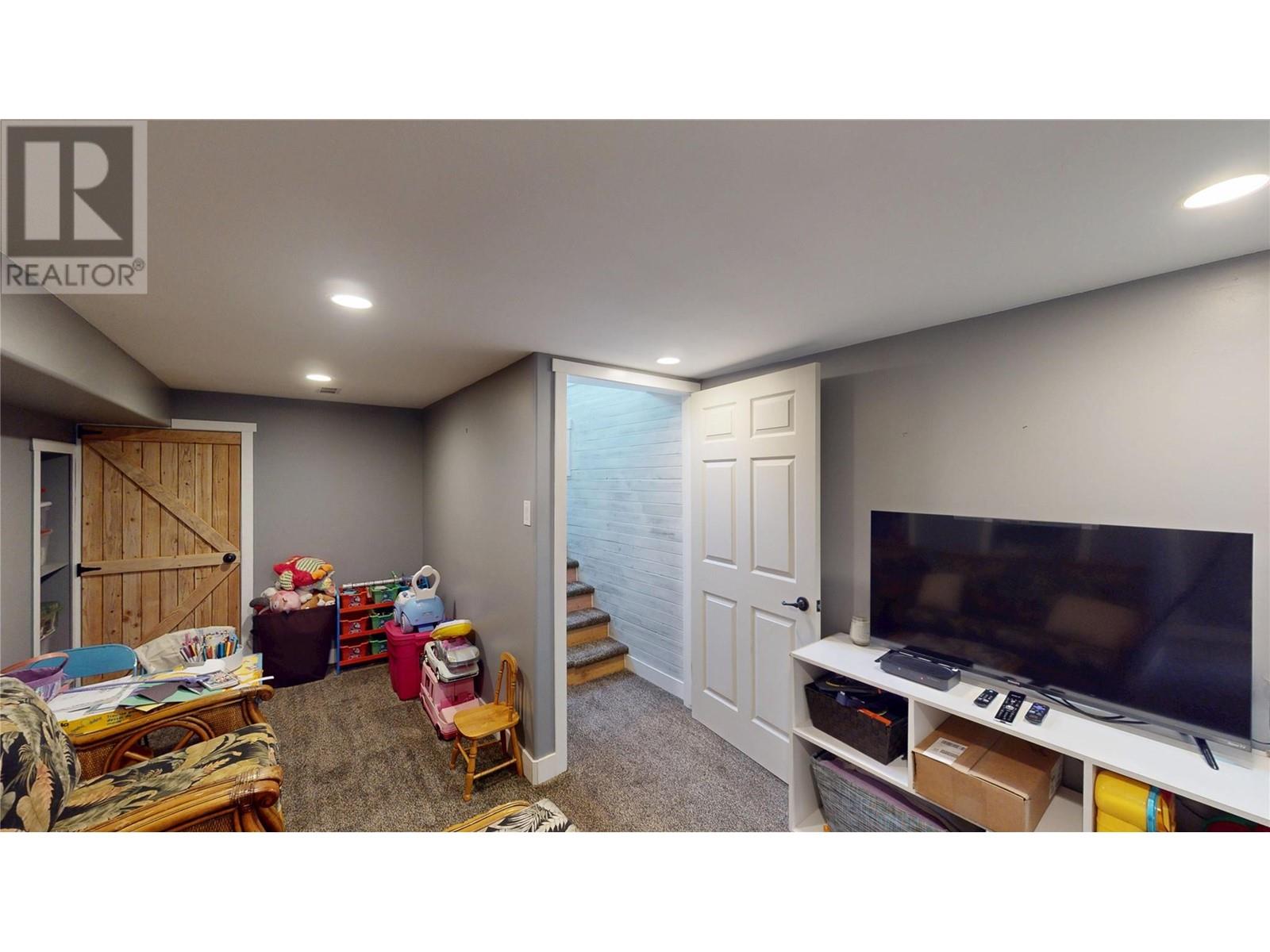 212 16th Avenue N Property Photo 25