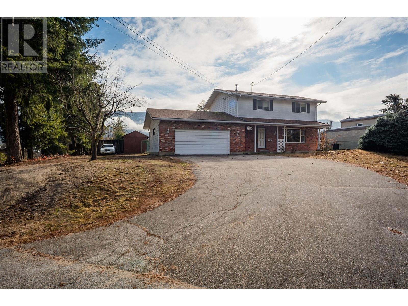 Castlegar Real Estate Listings Main Image