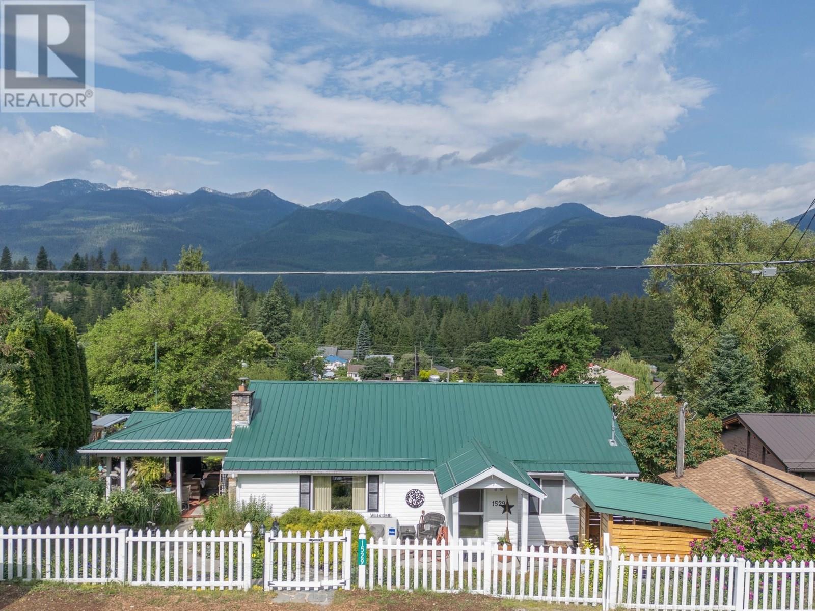 1529 Russel Avenue Property Photo 1