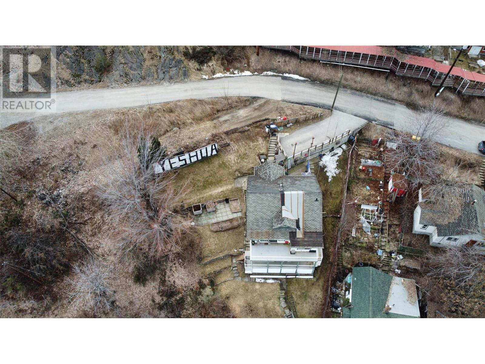 1456 Ash Street Property Photo 2
