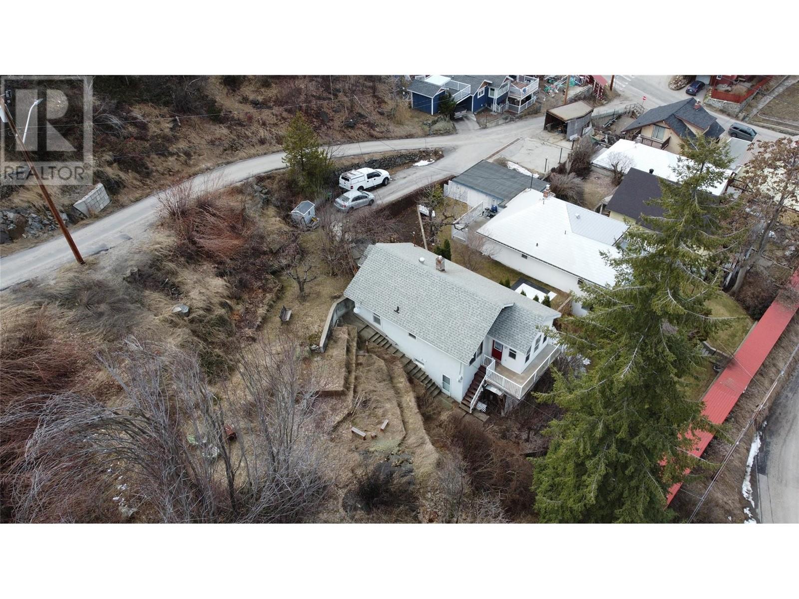 1456 Ash Street Property Photo 4