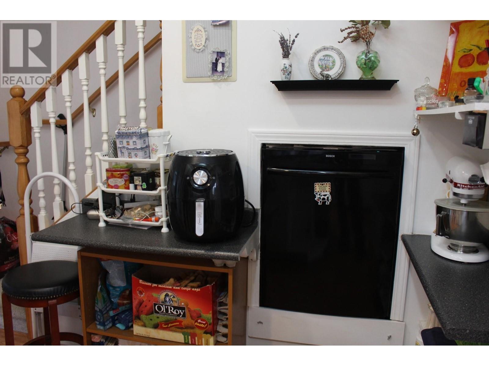 1456 Ash Street Property Photo 9