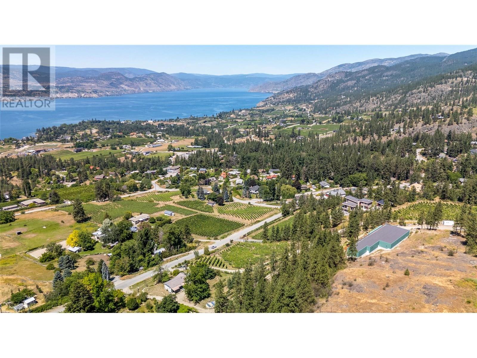 2864 Arawana Road Property Photo 8