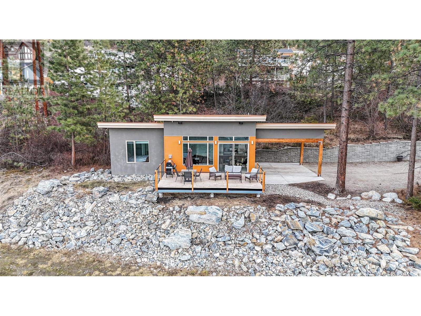 2864 Arawana Road Property Photo 11