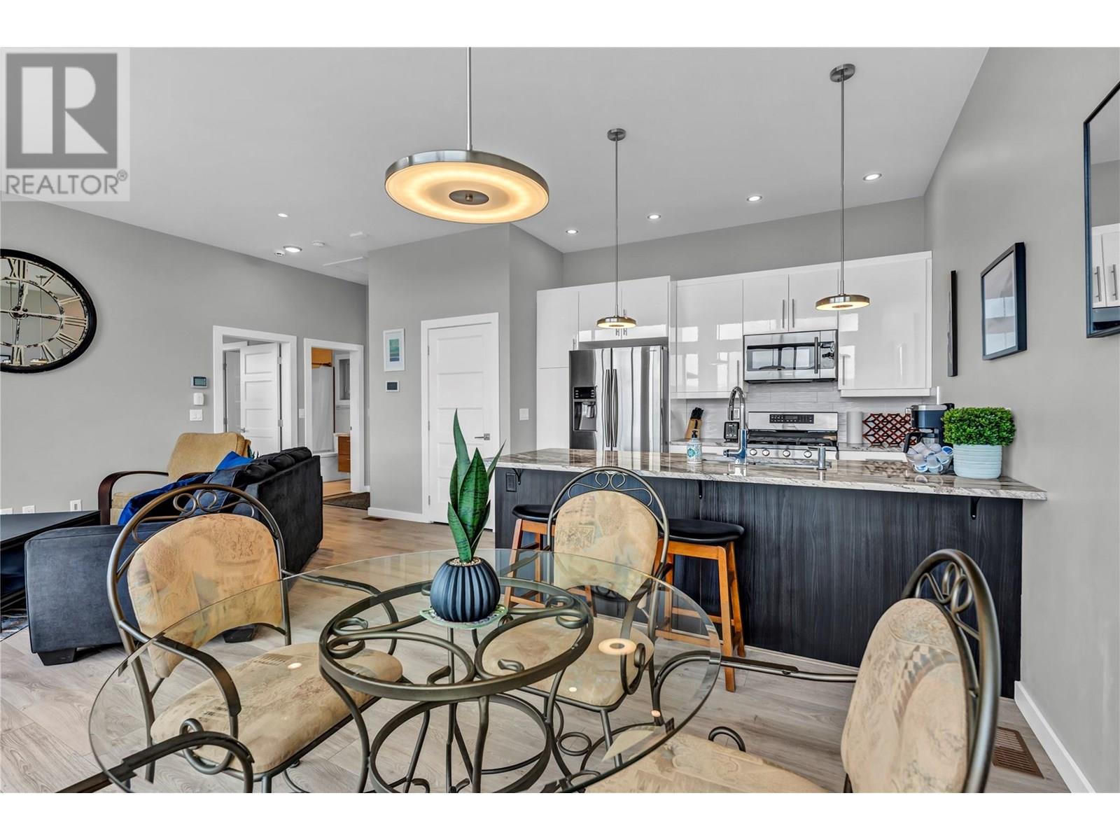2864 Arawana Road Property Photo 14