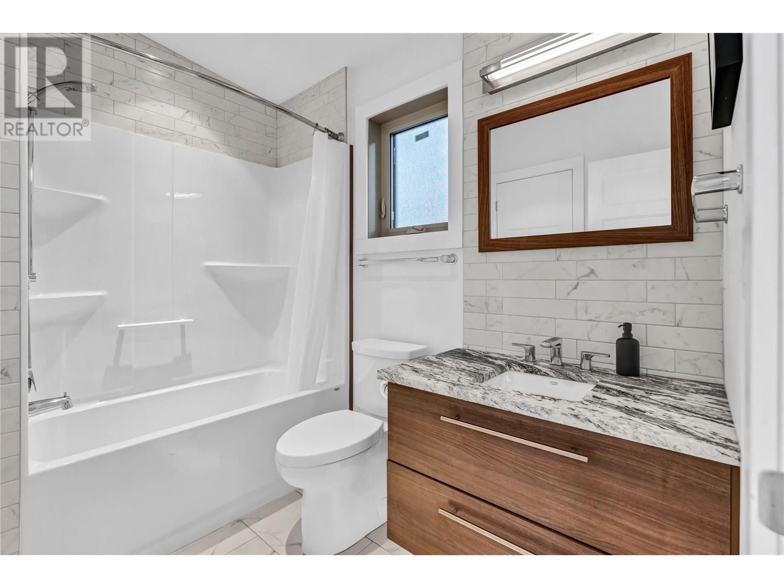 2864 Arawana Road Property Photo 21