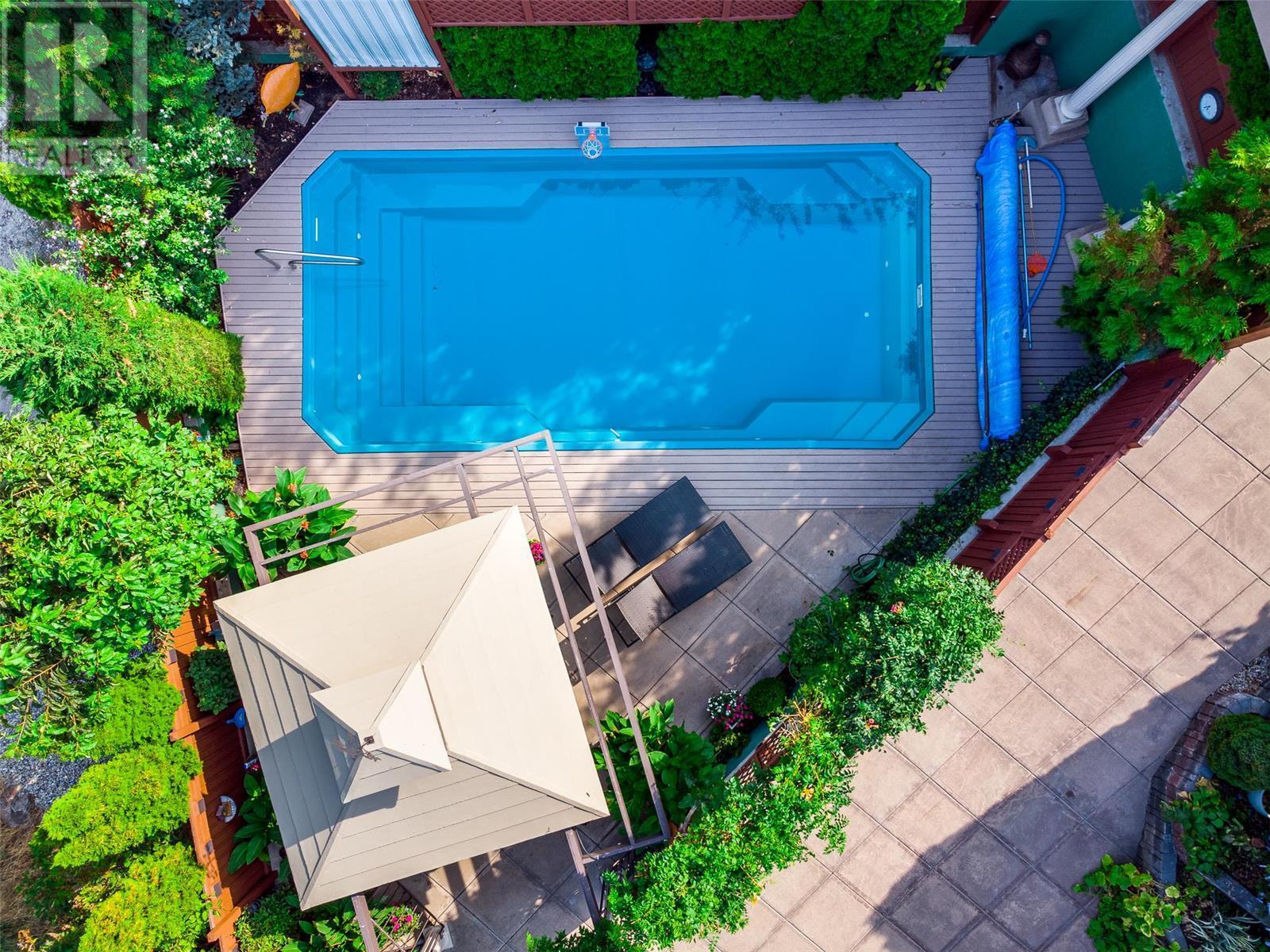 375 Trumpeter Court Property Photo 9