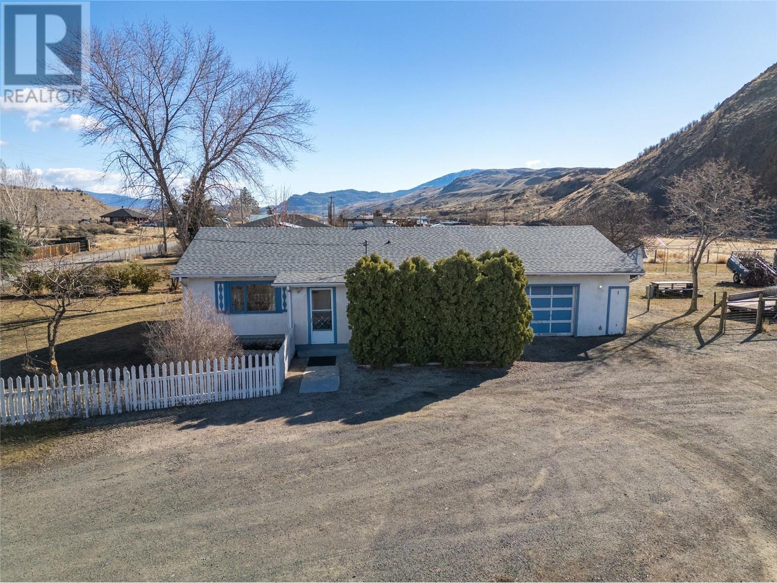 148 Thompson Crescent Property Photo