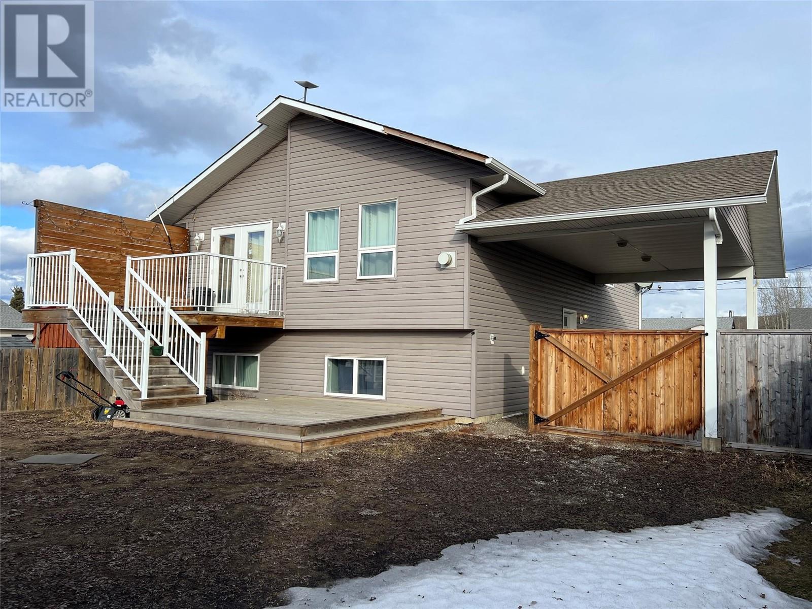 5207 40 Street Property Photo