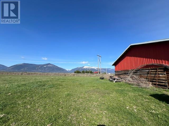 2802 Lower Wynndel Road Property Photo 4