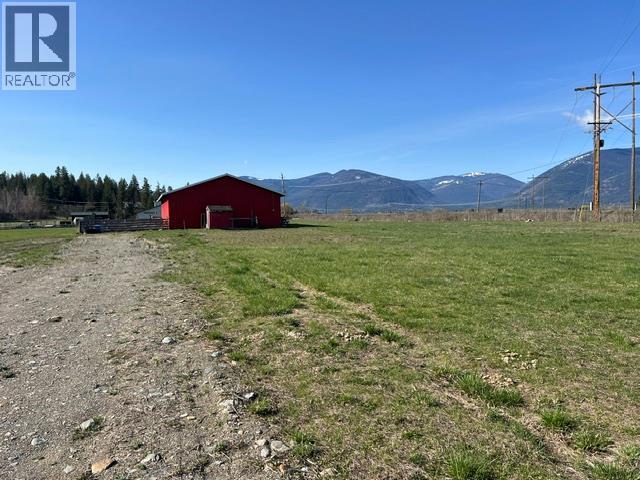 2802 Lower Wynndel Road Property Photo 13
