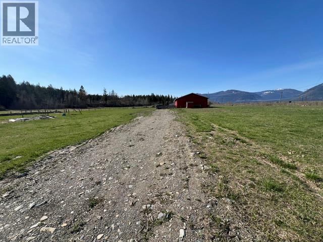2802 Lower Wynndel Road Property Photo 14