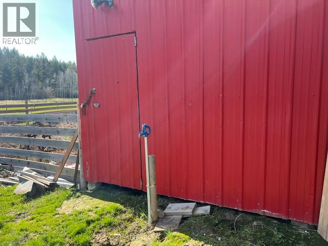 2802 Lower Wynndel Road Property Photo 16