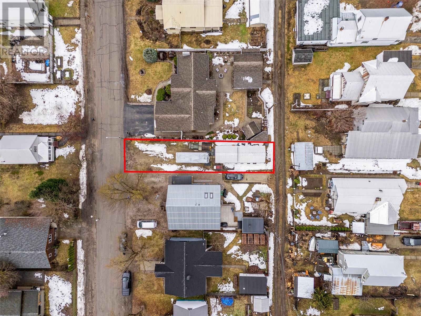 410 Sixth Street E Property Photo 4