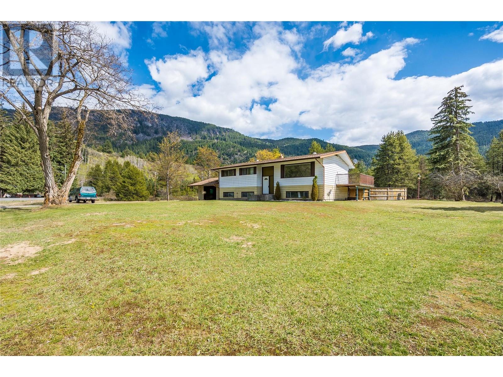 1381 Mcphee Road Property Photo