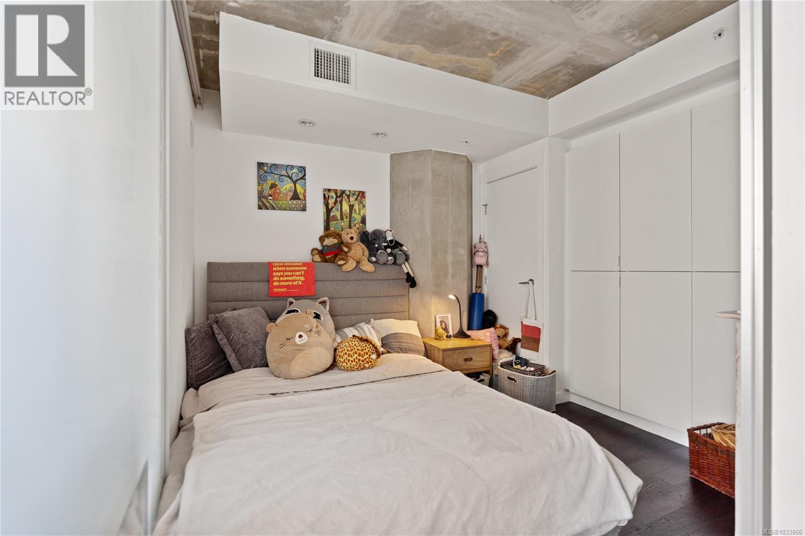 416 770 Fisgard St Property Photo 23