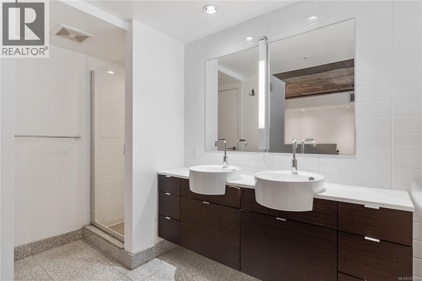 416 770 Fisgard St Property Photo 30