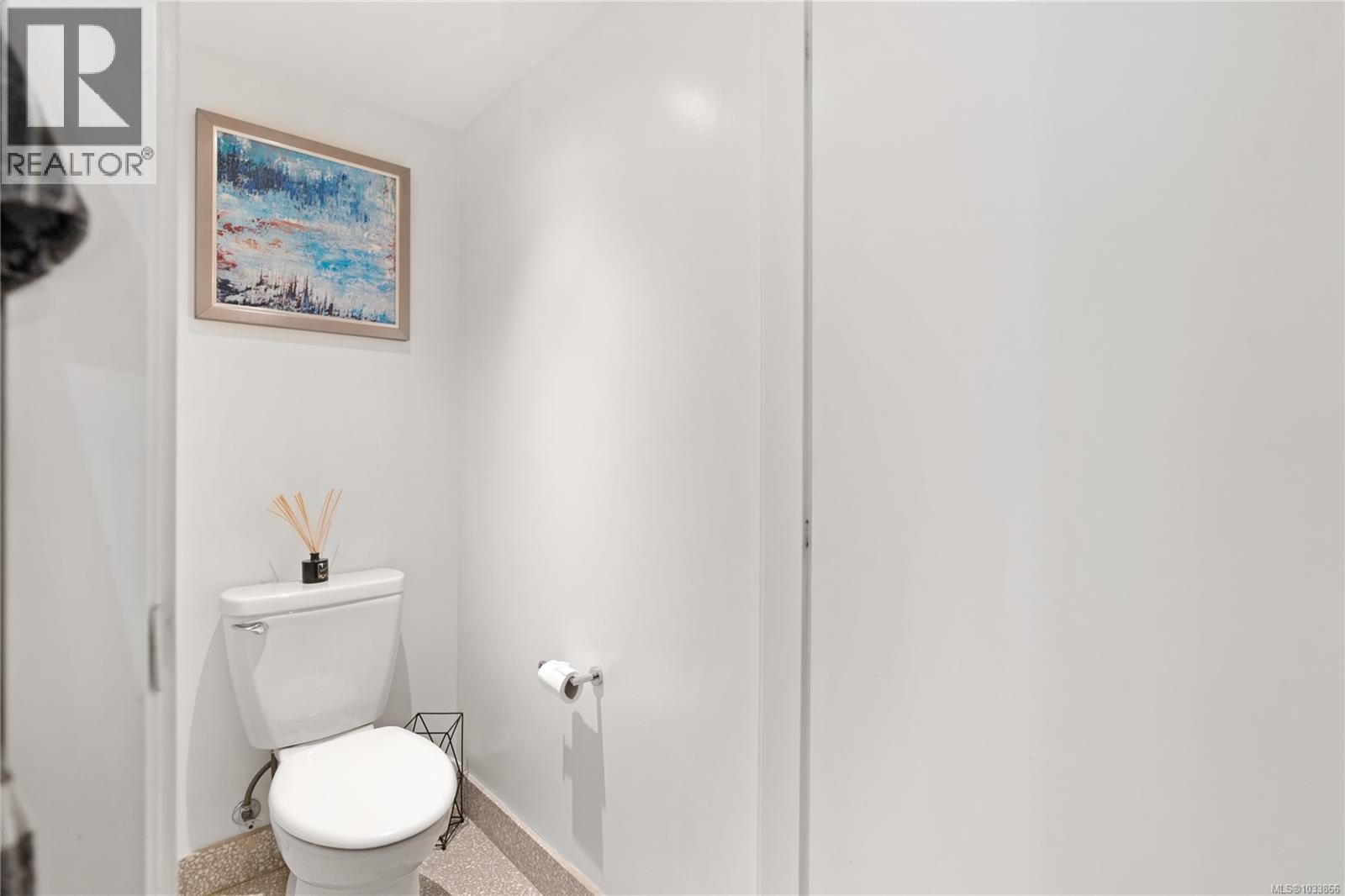 416 770 Fisgard St Property Photo 32