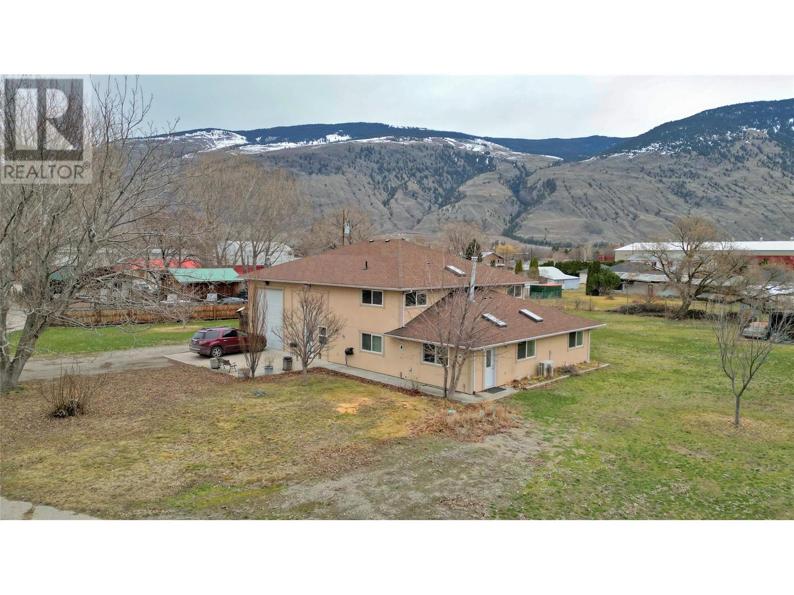 2061 Main Street Property Photo