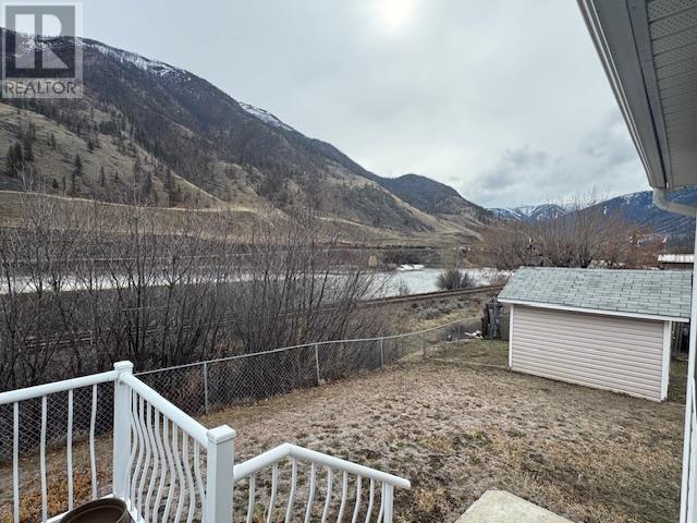 3728 Riverview Avenue Property Photo 10