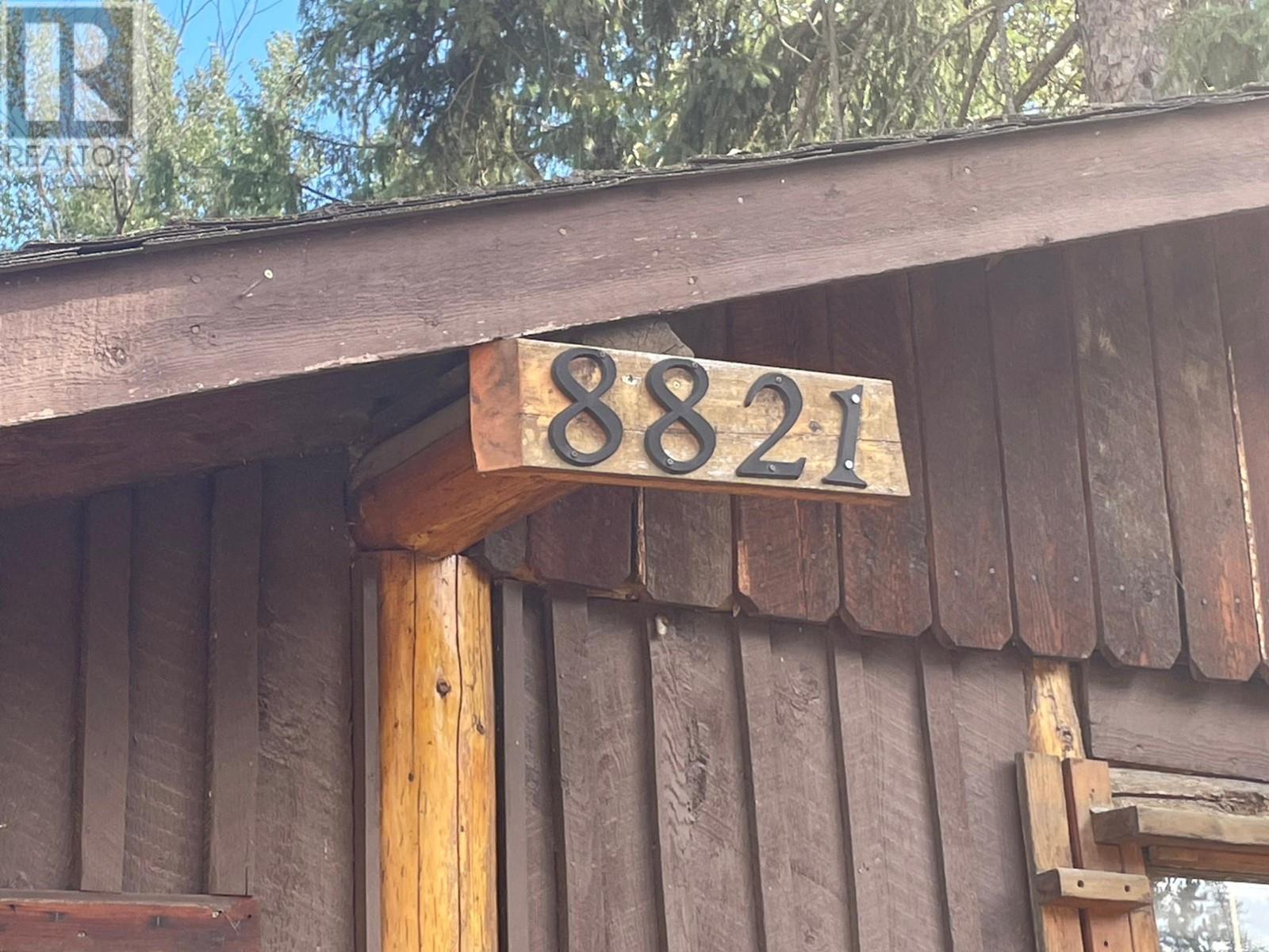 8821 3/95 Highway Property Photo