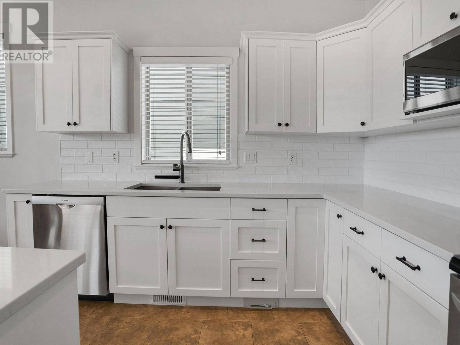 2051 Sunview Drive Unit# 4 Property Photo 6