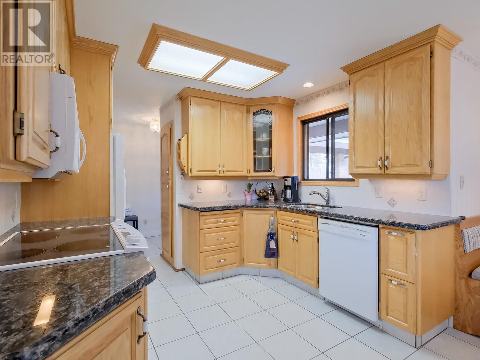 105 Spruce Road Property Photo 5