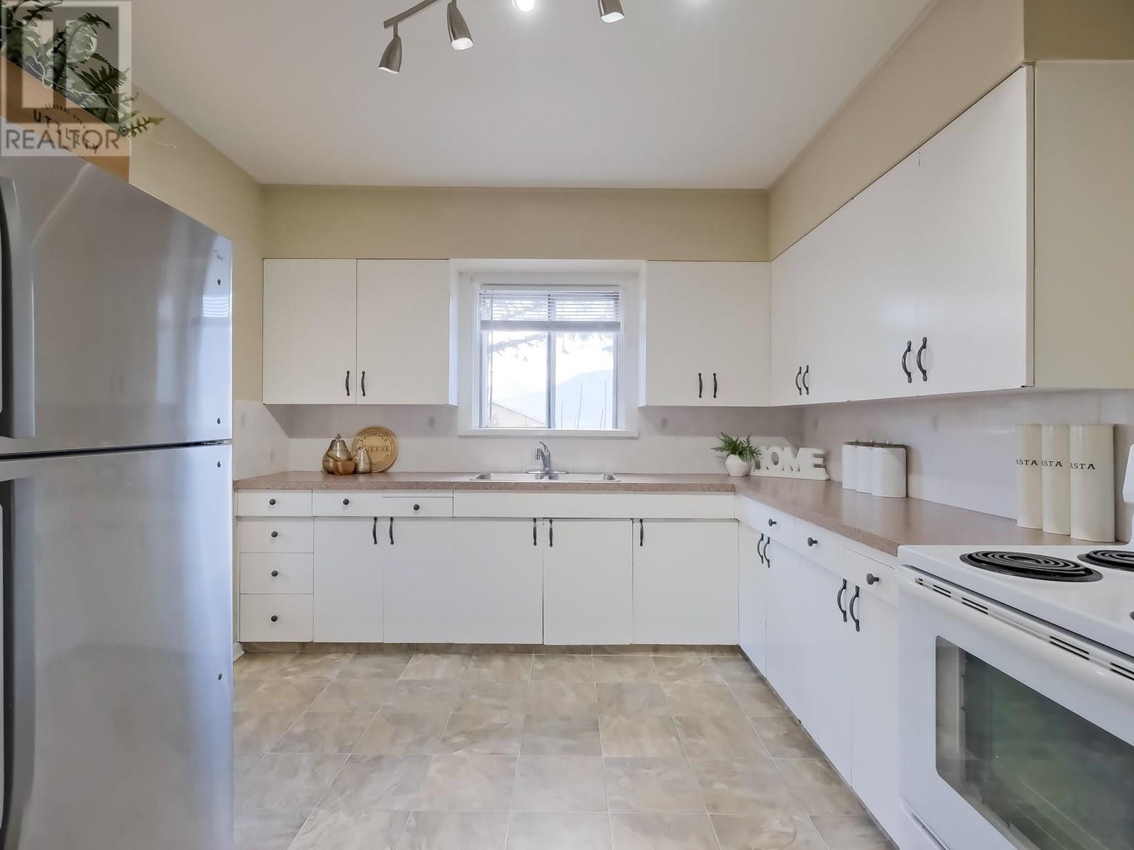 105 Spruce Road Property Photo 36