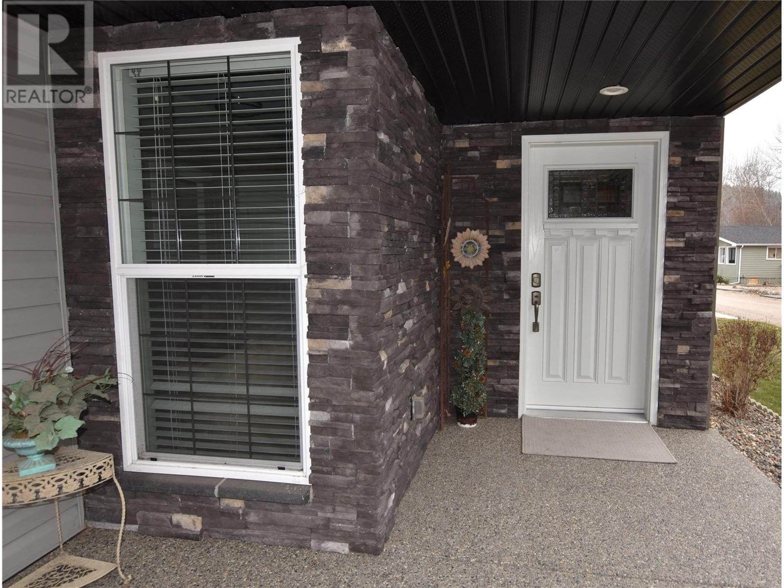 130 Deer Street Property Photo 6