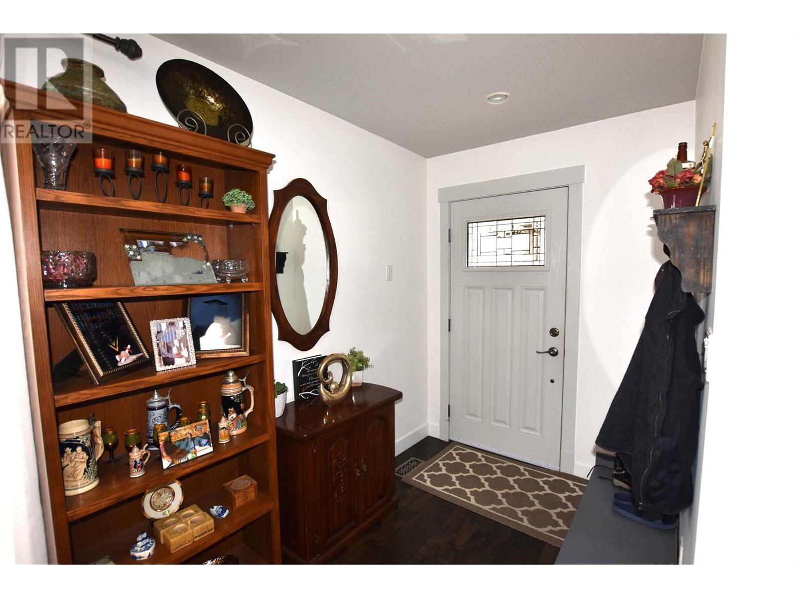 130 Deer Street Property Photo 7