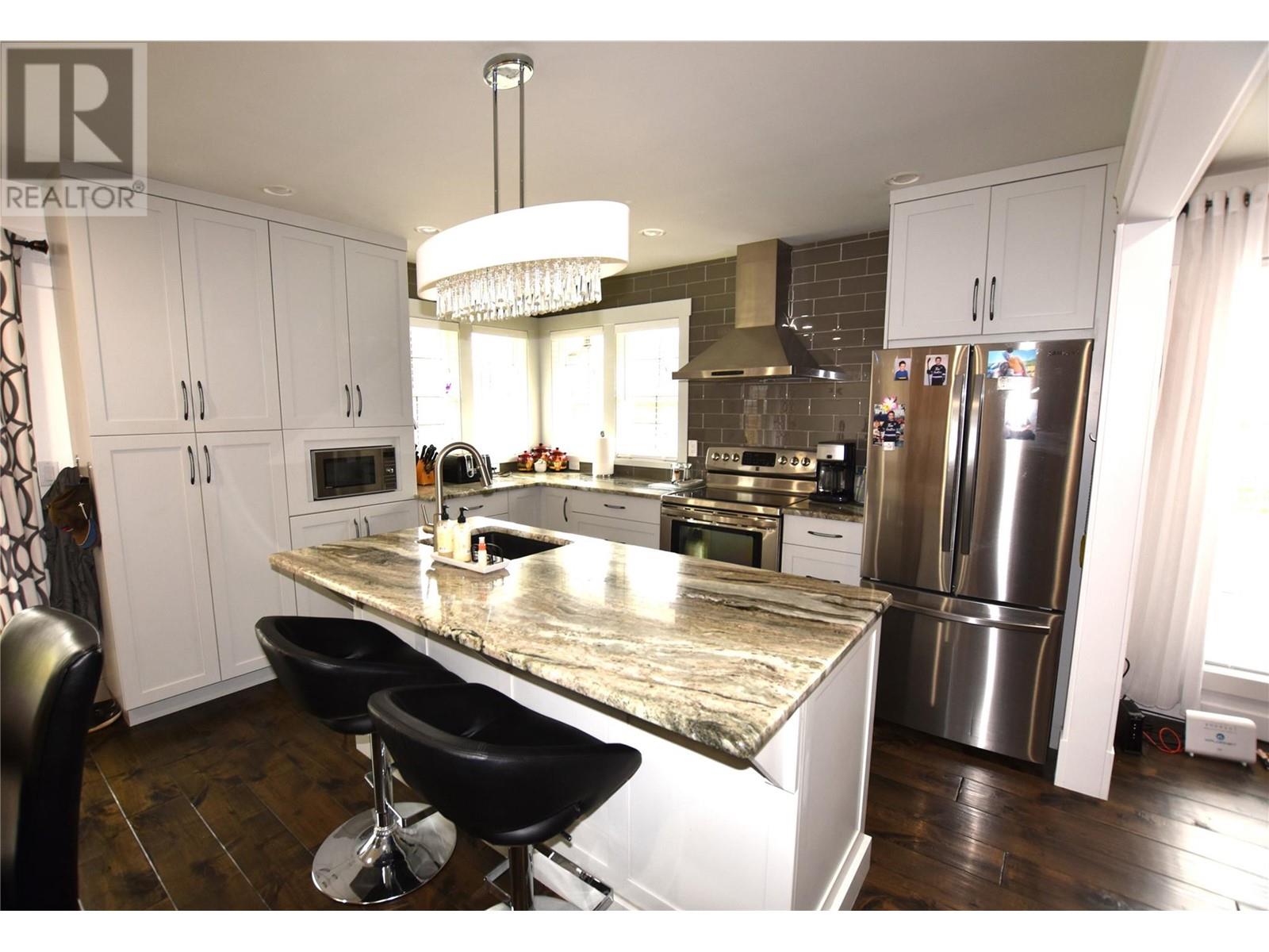 130 Deer Street Property Photo 12