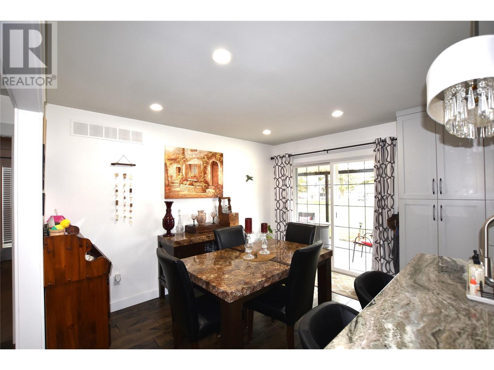 130 Deer Street Property Photo 23