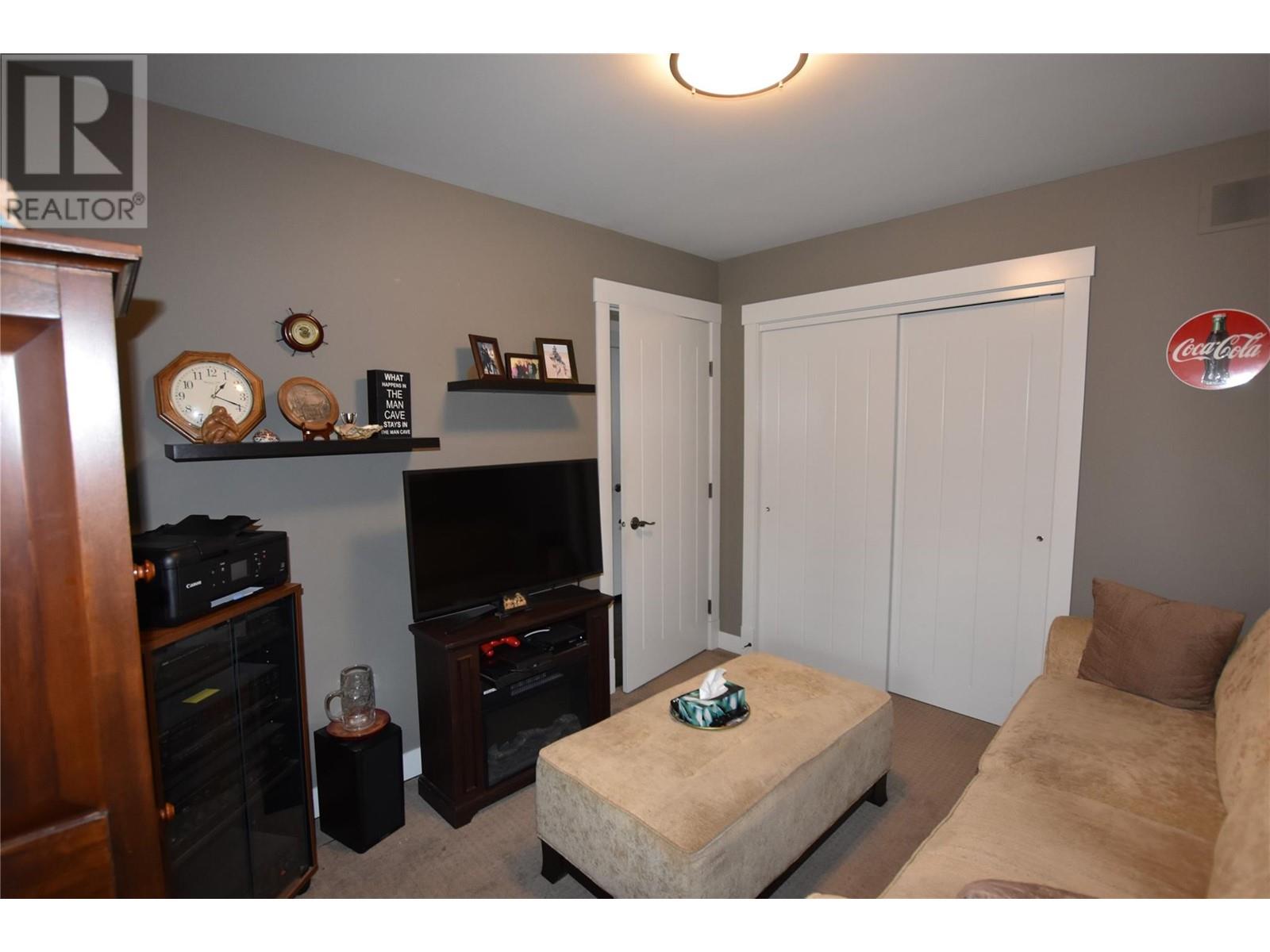 130 Deer Street Property Photo 33