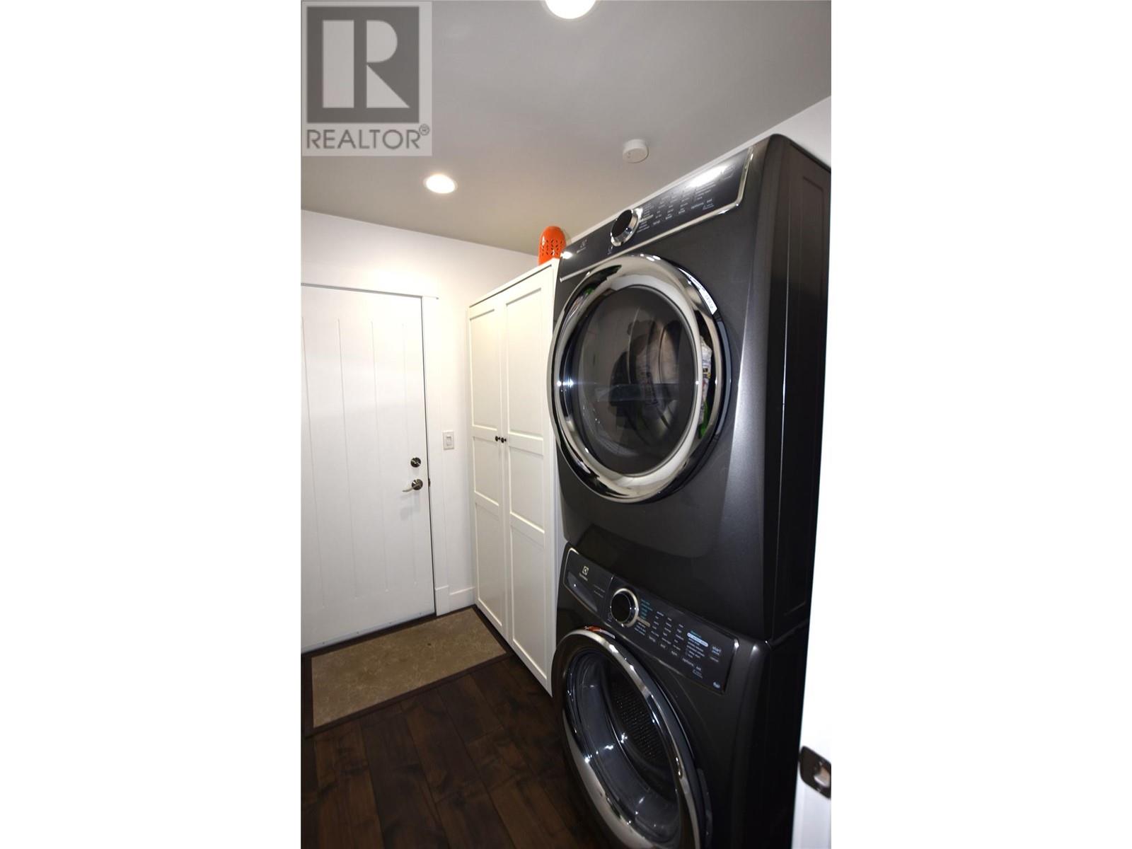 130 Deer Street Property Photo 36
