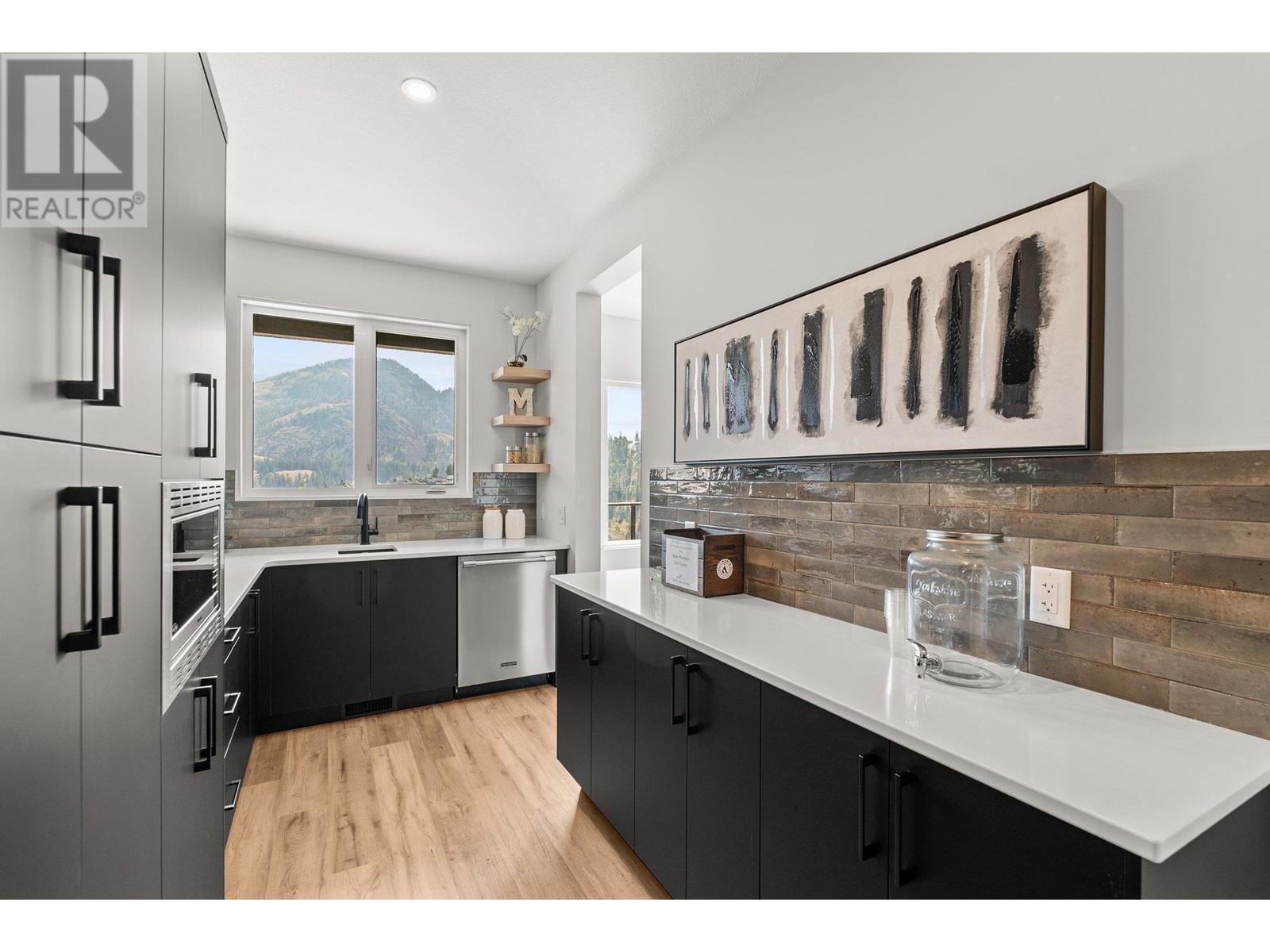 901 Melrose Street Property Photo 29