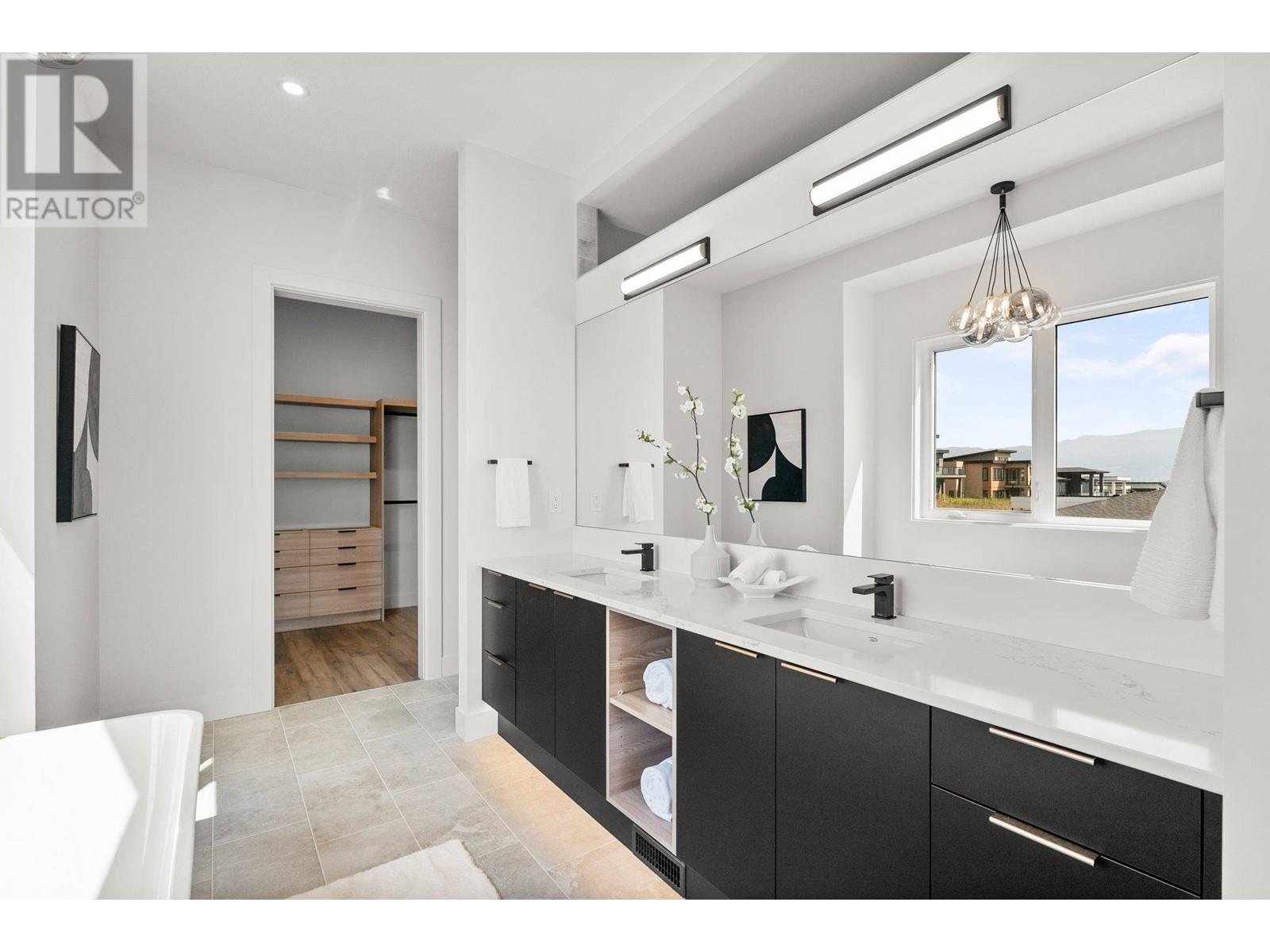 901 Melrose Street Property Photo 38