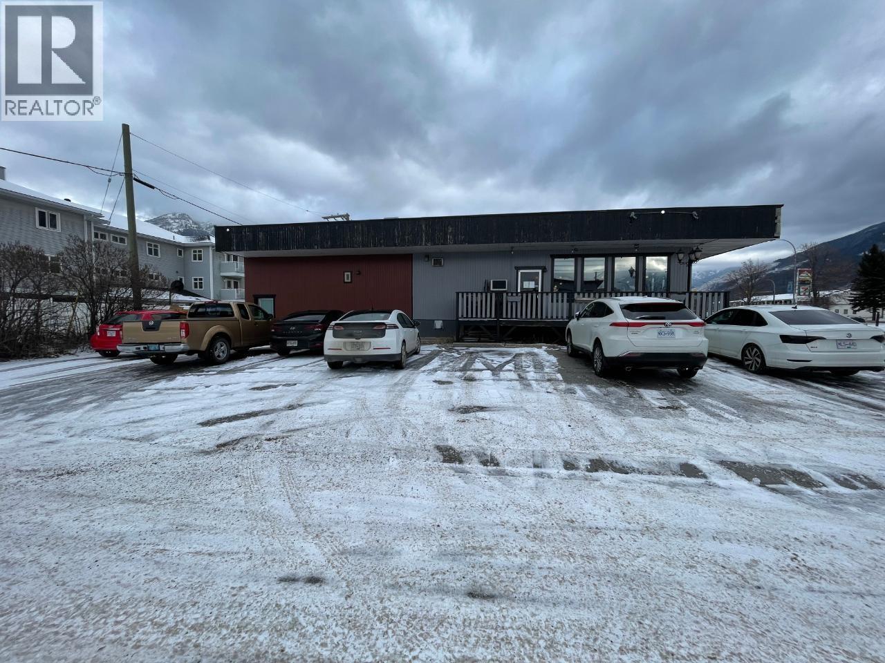 1221 7th Avenue Property Photo 1