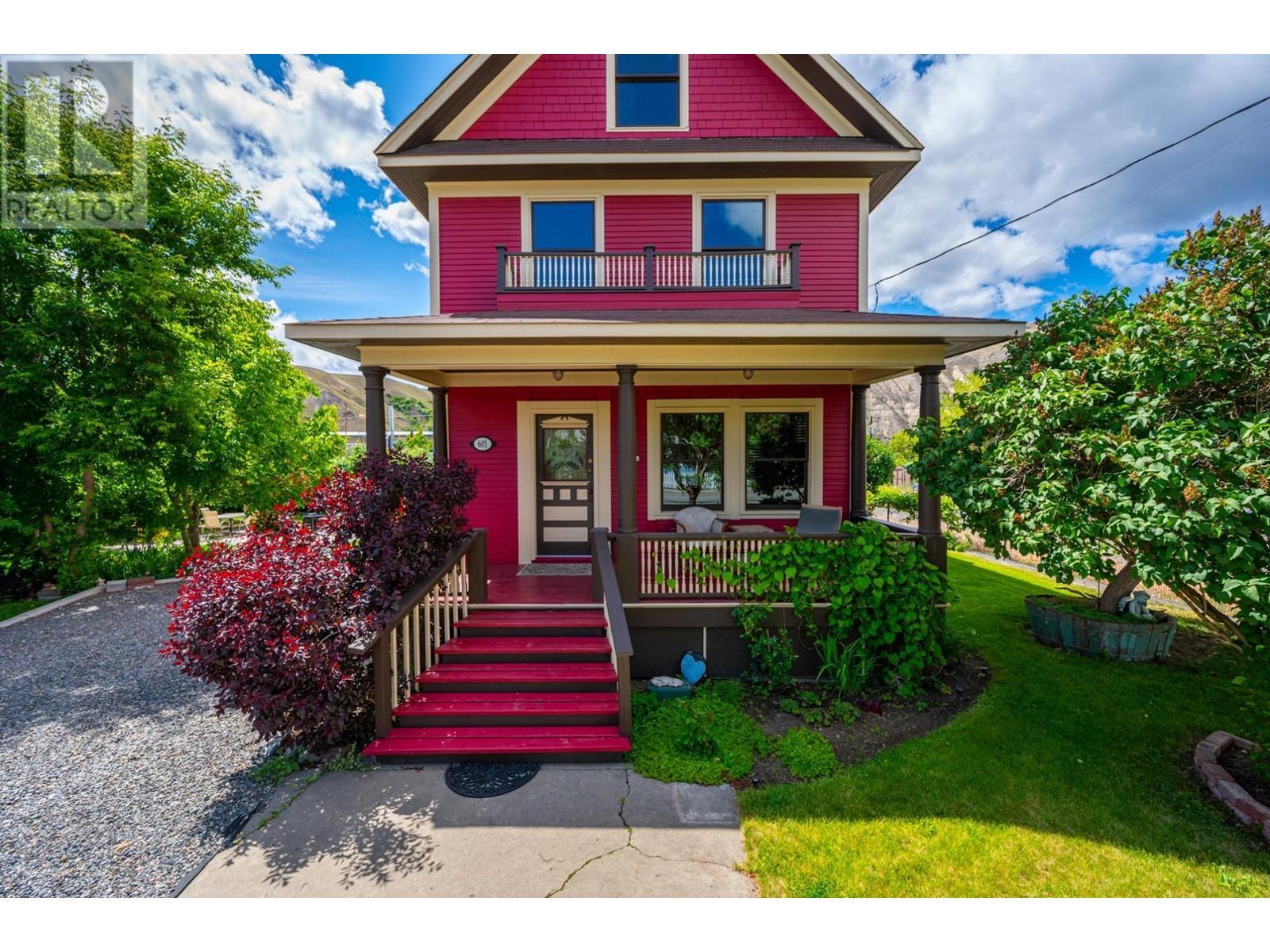 601 Brink Street Property Photo
