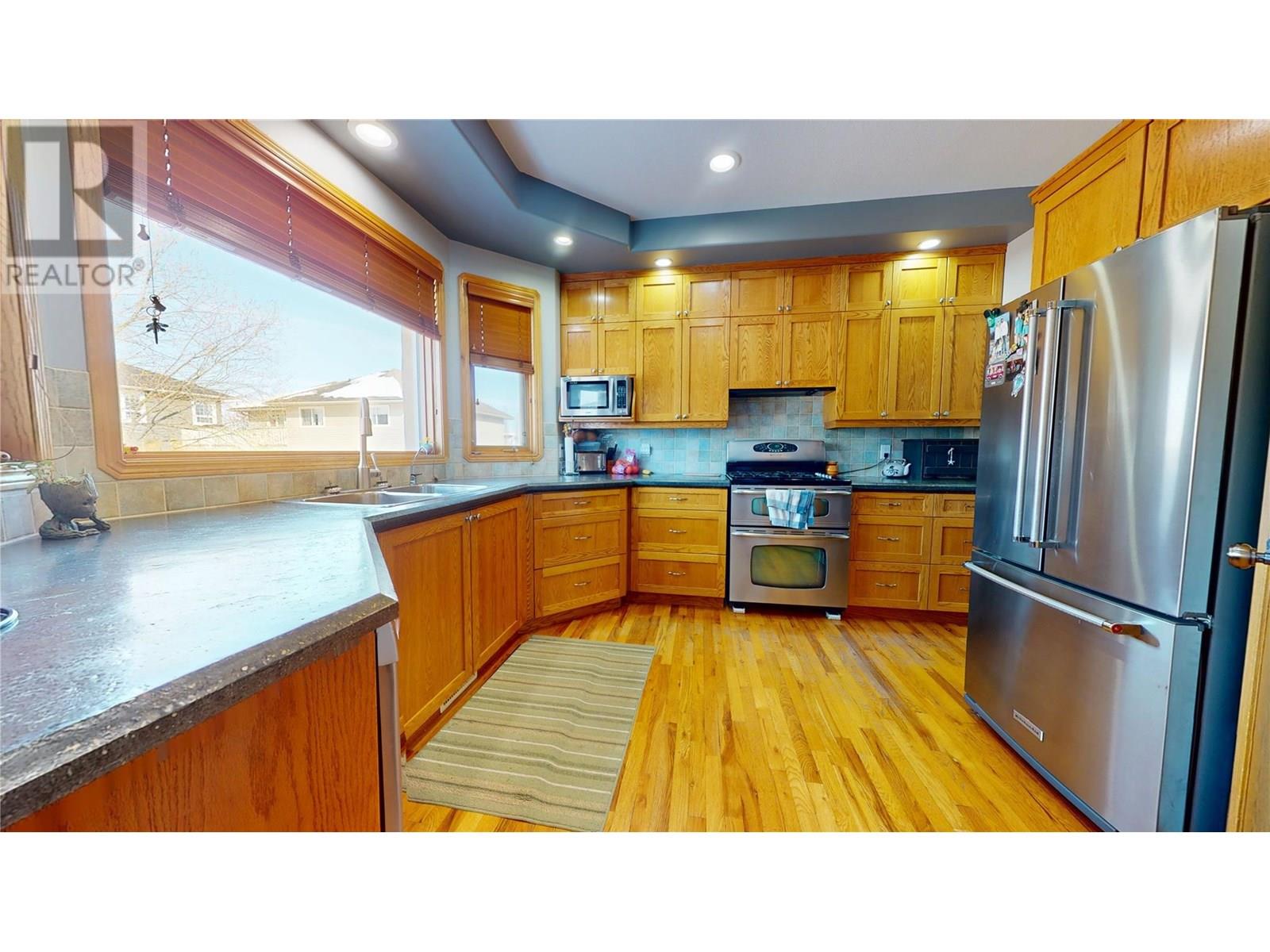 1340 92 Avenue Property Photo 3