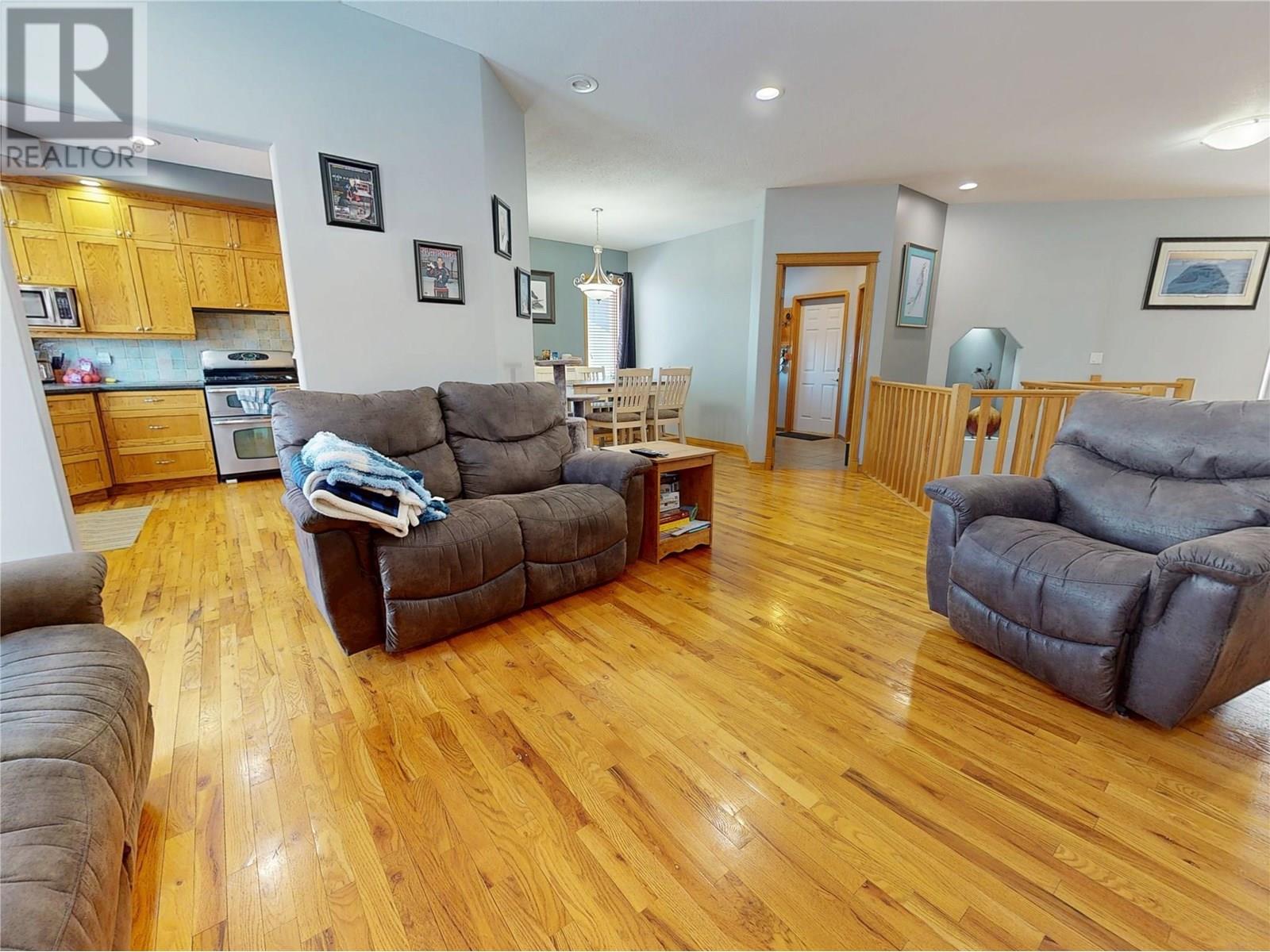 1340 92 Avenue Property Photo 8