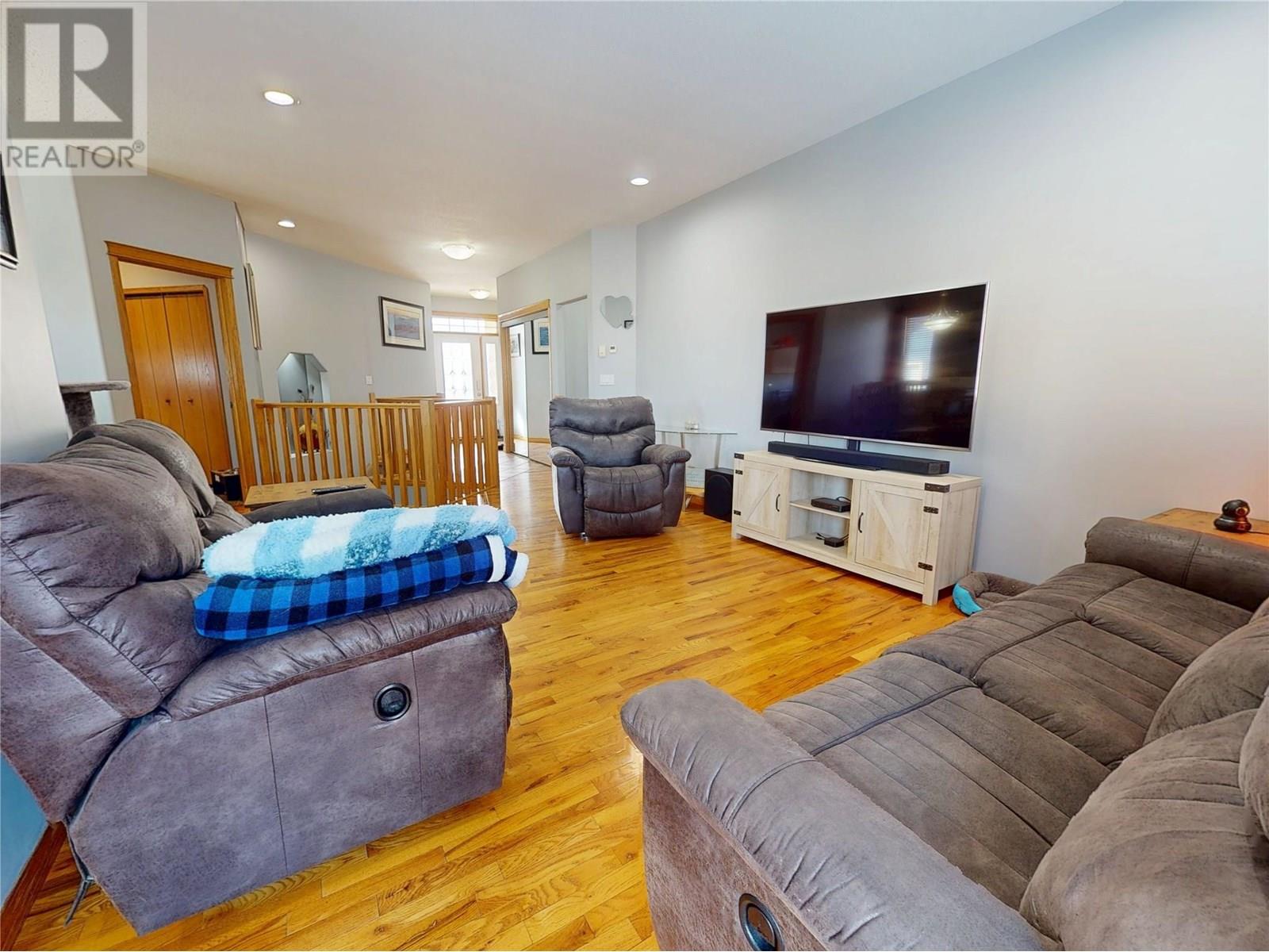 1340 92 Avenue Property Photo 9