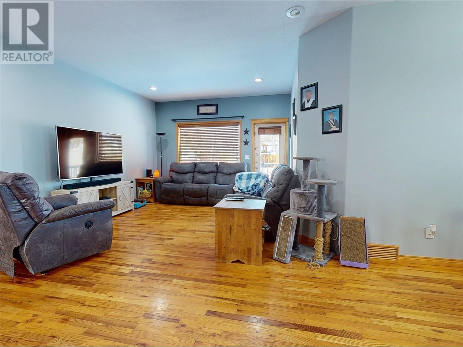 1340 92 Avenue Property Photo 10