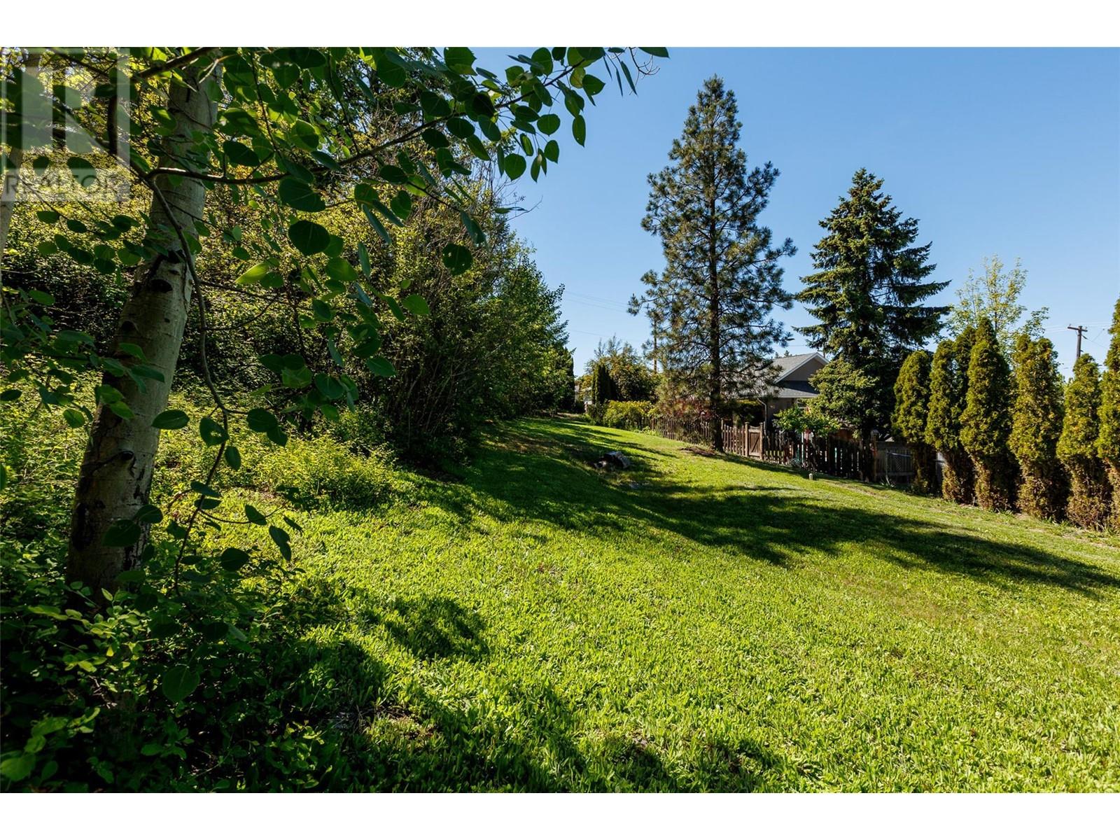 616 12th Avenue N Property Photo 3