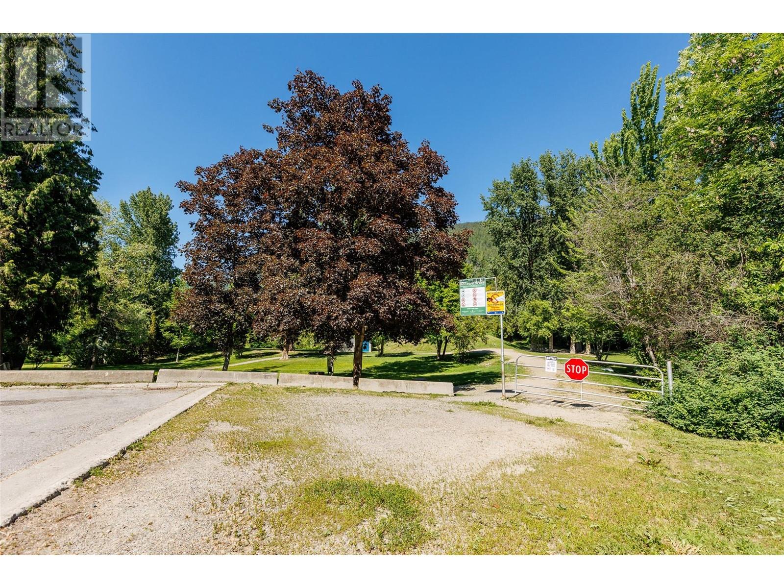 616 12th Avenue N Property Photo 12
