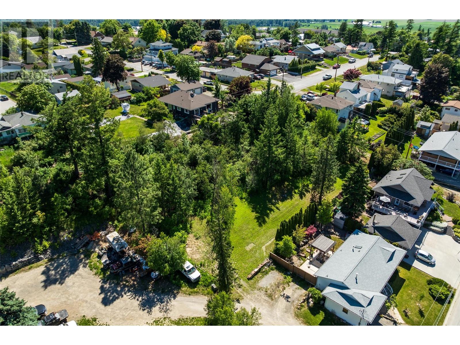 616 12th Avenue N Property Photo 14