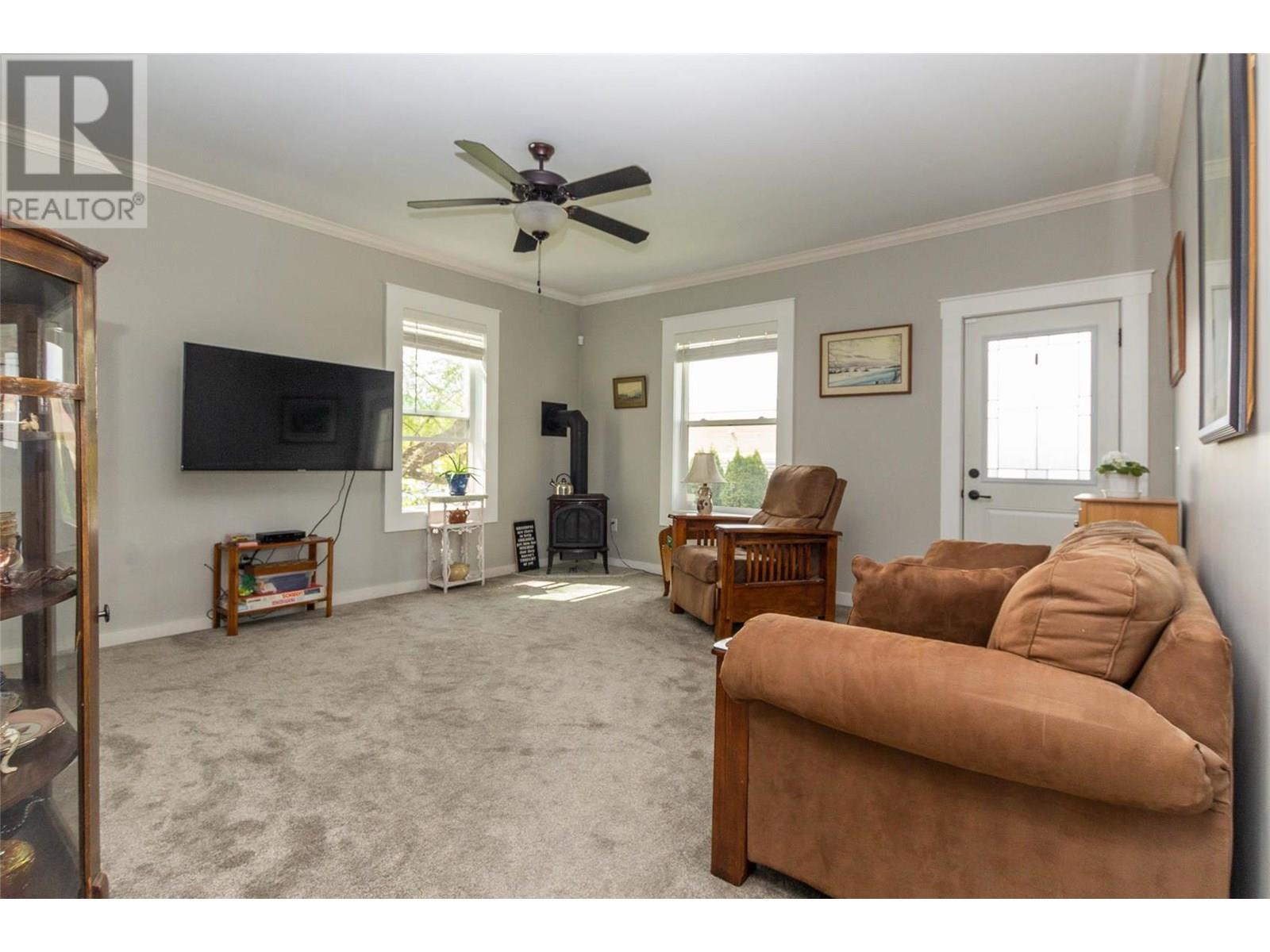 710 10 Street Sw Property Photo 4