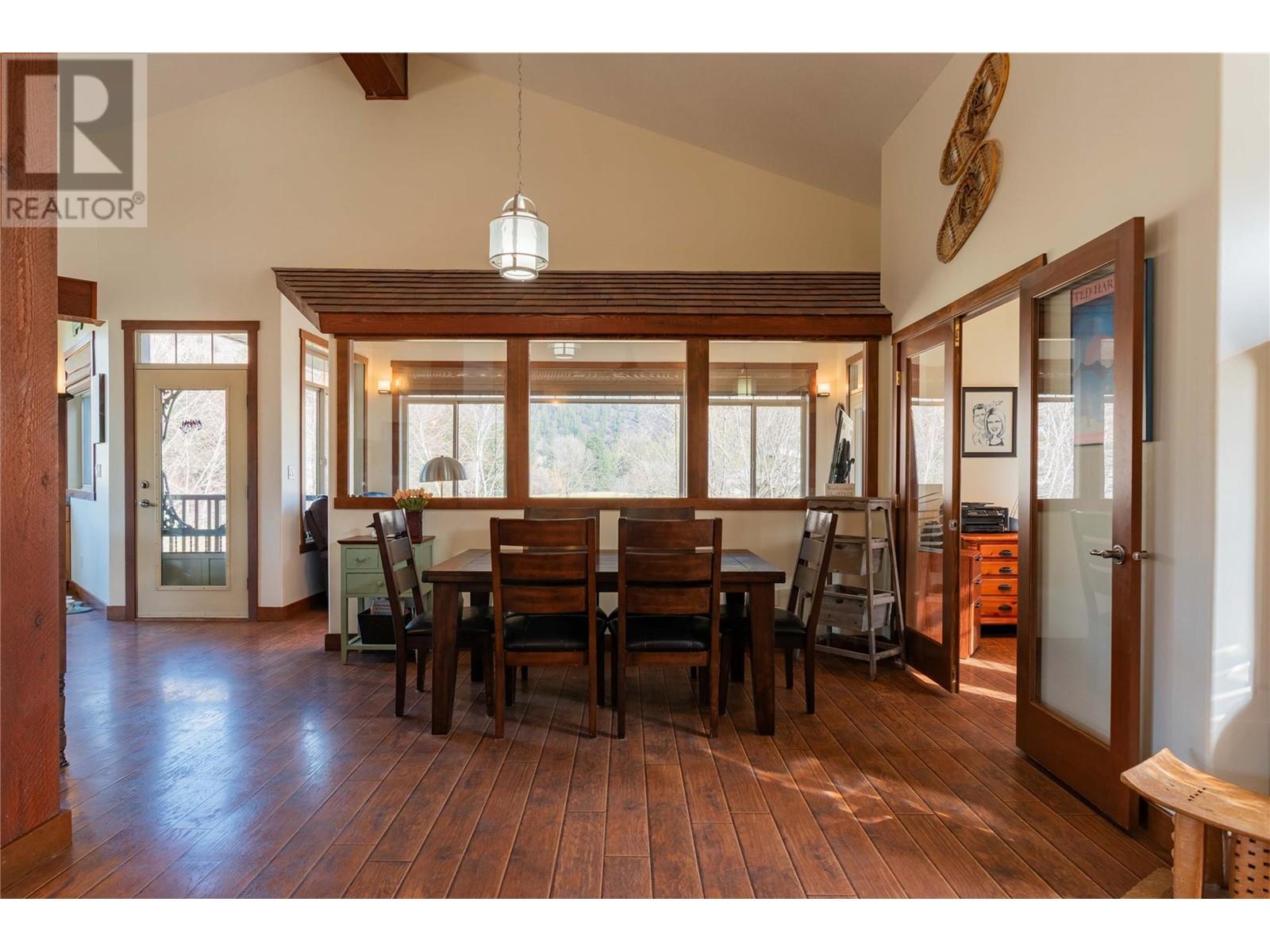 250 1st Avenue Property Photo 5